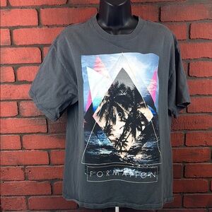 ESC Lost Formation Men’s Large‎ Graphic T-Shirt — Streetwear, Minimalist